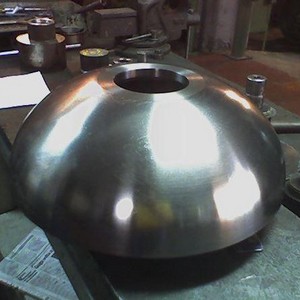 Empresa de repuxo de peças metálicas 